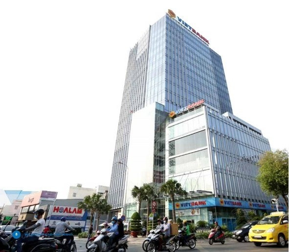 Sau khi nhóm bầu Kiên ra đi tại VietBank người ra thấy sự hiện diện của nhóm của nữ đại gia Trần Thị Lâm của Tập đoàn Hoa Lâm xuất hiện tại VietBank.