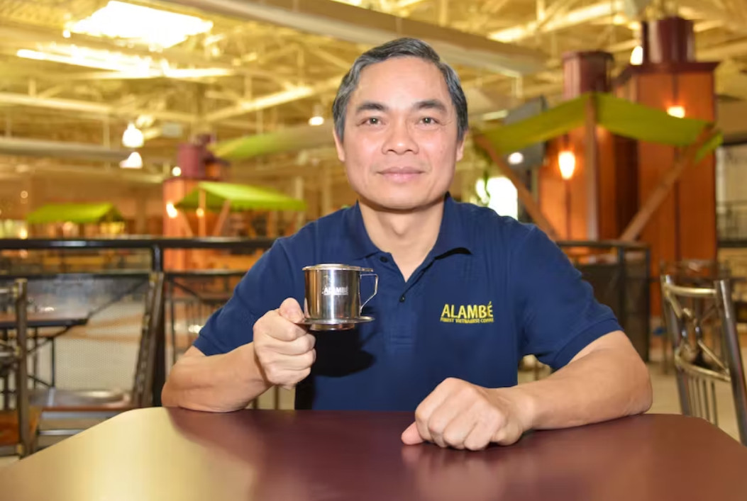 Alambe là thương hiệu của Công ty TNHH Dịch vụ rang xay chuyên nghiệp Sài Gòn, được sáng lập bởi ông Phạm Khánh Hiệp.