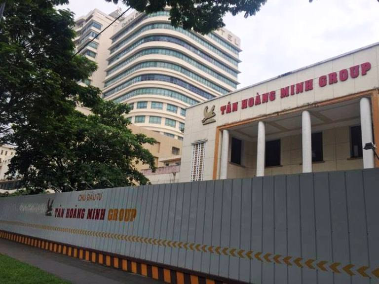 Sau khi trúng đấu giá khu đất vàng số 23 Lê Duẩn, quận 1, TP.HCM thay vì nộp tền vào ngân sách theo quy định, Tân Hoàng Minh của đại gia Đỗ anh Dũng lại bỏ chạy vì cho rằng có sai phạm trong đấu giá.