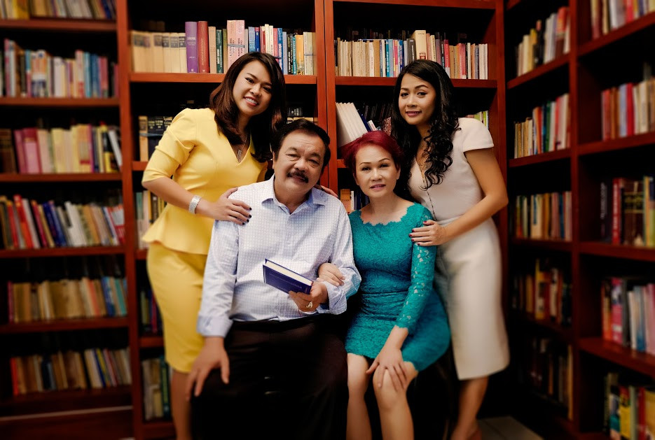 Khi chuyển sang mảng bất động sản, ông Trần Quí Thanh và hai con gái vướng vào nhiều vụ tố cáo lừa đảo, chiếm đoạt tài sản.