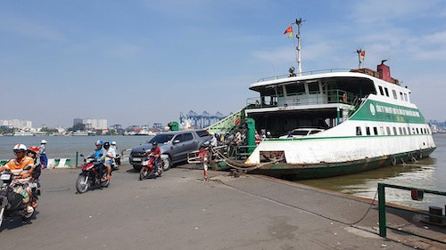Phà Cát Lái bờ Đồng Nai, hướng bên kia là cảng Cát Lái của TP.HCM. Ảnh: LÊ LÂM