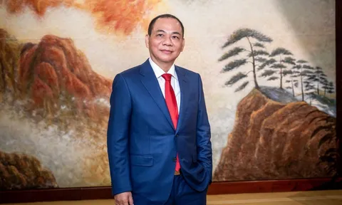 Bloomberg: Ông Phạm Nhật Vượng tiếp tục kiên trì đầu tư vào VinFast cho đến khi hết tiền