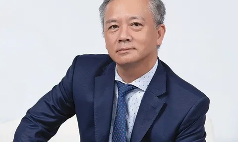 Ông Phan Đình Tuệ, nhân sự cũ thời ông Trầm Bê, rời ghế Phó Tổng Giám đốc Sacombank  