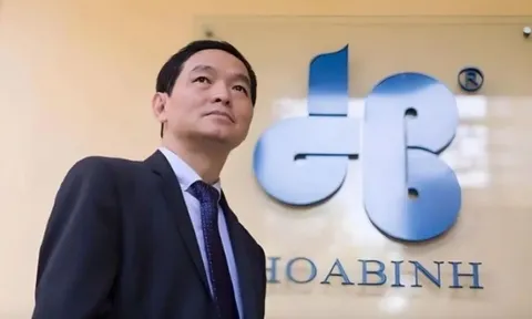Nợ đến hạn ở mức 5.104 tỷ đồng nhưng Xây dựng Hòa Bình (HBC) vẫn được SeAbank, VPBank, BIDV và Vietinbank đồng loạt gia hạn, tái cấp tín dụng