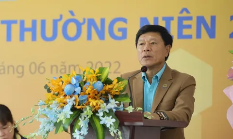 Lợi nhuận sụt giảm đến 85%, Ông Trương Anh Tuấn, Chủ tịch Địa ốc Hoàng Quân và vợ bán sạch toàn bộ cổ phiếu HQC