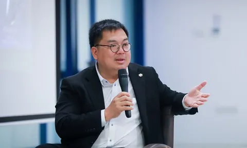 Vì sao ông Hoàng Nam Tiến, Chủ tịch FPT Telecom tạm xa kinh doanh sang làm giáo dục?