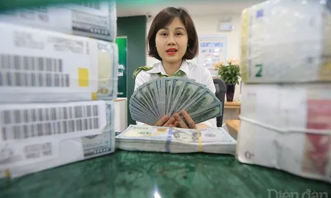 Lãi suất liên ngân hàng vượt trần, áp lực tỷ giá ra sao?