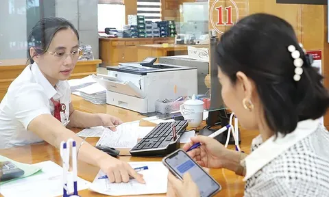 Độ trễ giảm thêm lãi suất?